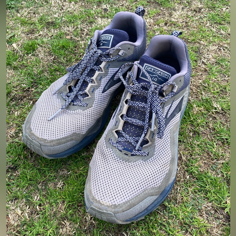 Brooks Cascadia 14 men’s trail running shoes size 12.